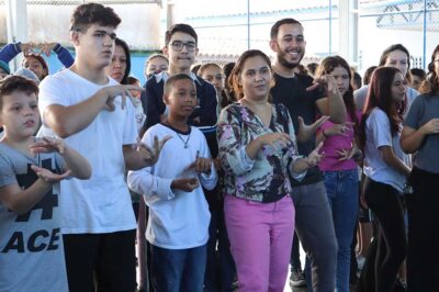 Escola Bilíngue para surdos de Caraguatatuba promove atividades diferenciadas no “Setembro Azul”