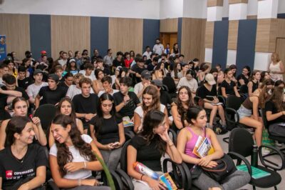 Prefeitura de São Sebastião recebe estudantes de SP que fazem pesquisa sobre administração de cidade turística
