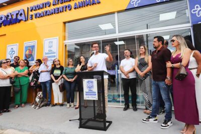 Em marco histórico, prefeito Felipe Augusto e vice-prefeito Reinaldinho entregam a primeira clínica veterinária pública de São Sebastião