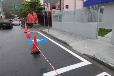 Prefeitura de Caraguatatuba instala sinalização de trânsito e lombadas em bairros